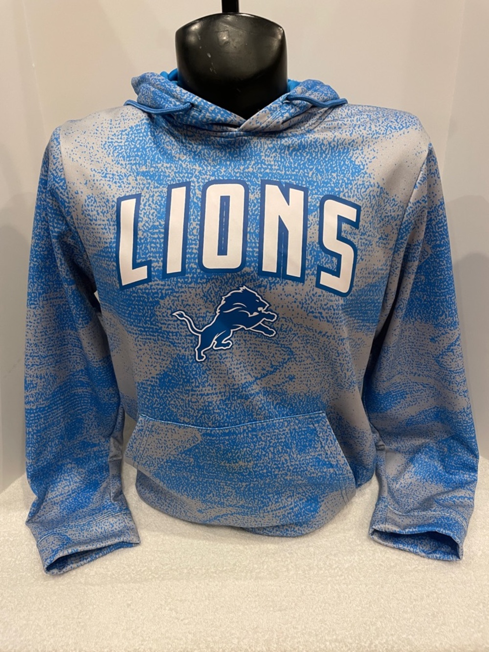 Adult NFL  Detroit Lions Hooded Pullover Sweatshirt Hoodie with Kangaroo pocket.